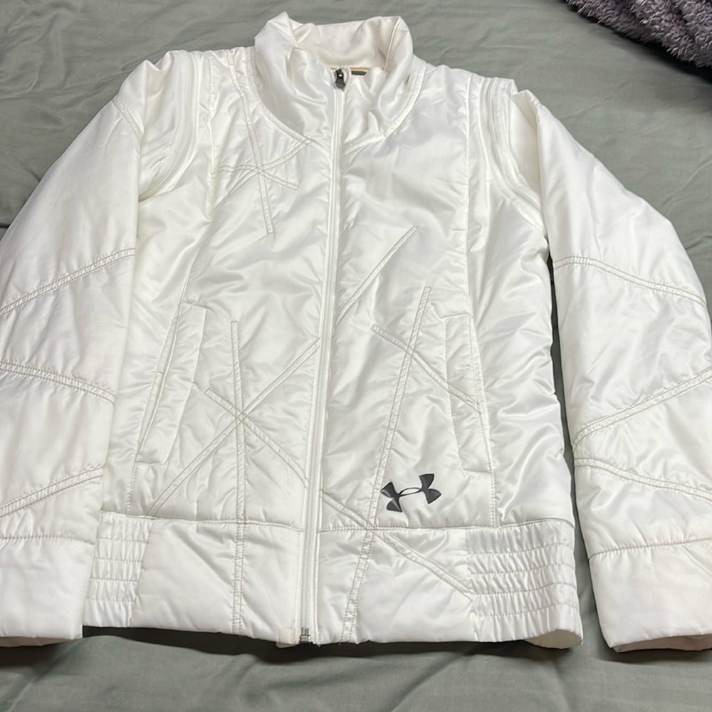 Under Armor white jacket w/zip off sleeves small EUC